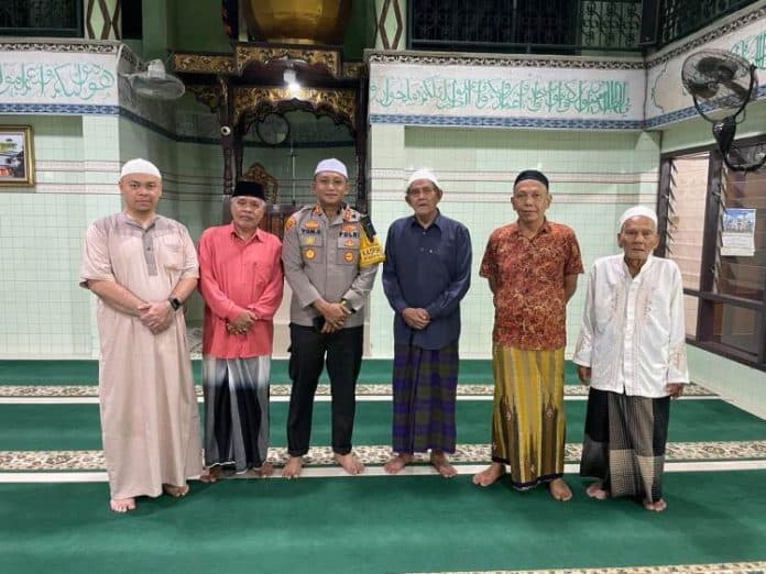 kapolres_tanjung_balai_jalin_keakraban_dengan_warga_melalui_gassuling_damas