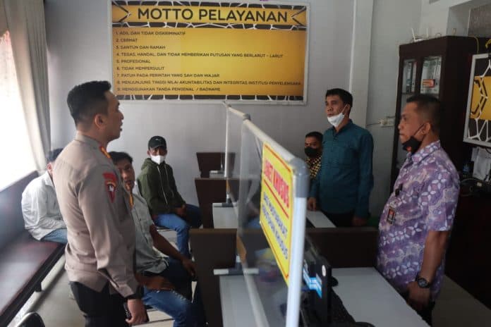 kapolresta_sidak_pelayanan_spkt_polresta_deli_serdang