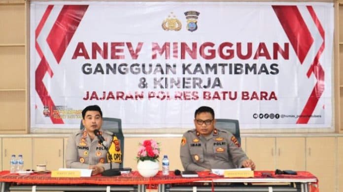 kapolsek_jajaran_polres_batu_bara_diminta_segera_berantas_judi_dan_narkoba