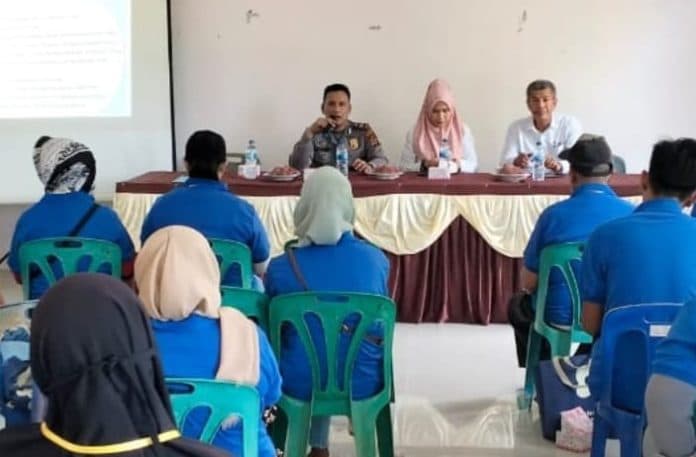 kapolsek_rambutan_minta_generasi_muda_tak_terpengaruh_ideologi_di_luar_pancasila
