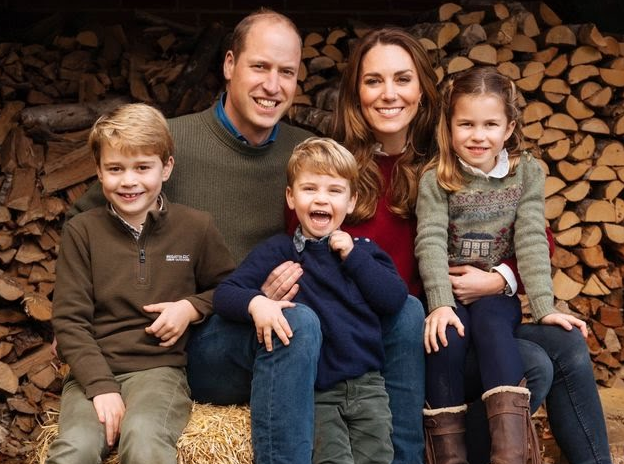 kartu_natal_baru_dari_keluarga_kerajaan_pangeran_william_dan_kate_middleton