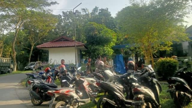 kasat_satpol_pp_kibotan_di_rumah_dinas_jelang_libur_tahun_baru_kantor_bupati_deli_serdang_sepi