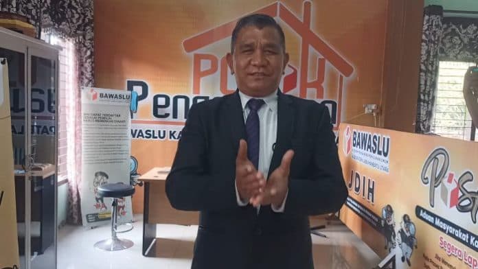 kasus_bapaslon_ahmad_rizal_darno_tidak_ada_titik_temu_bawaslu_labura_lanjutkan_ke_musyawarah_terbuka