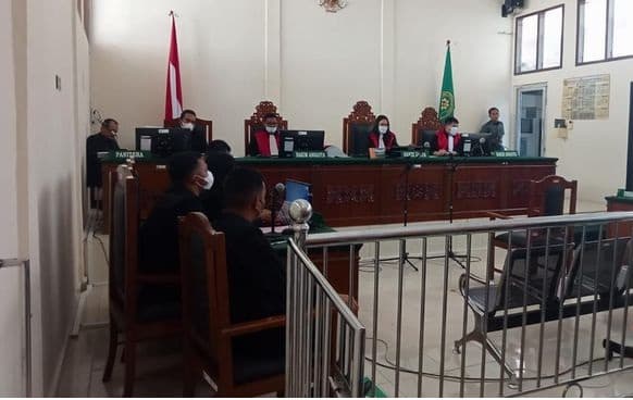 kasus_kerangkeng_bupati_langkat_8_terdakwa_jalani_sidang_dakwaan