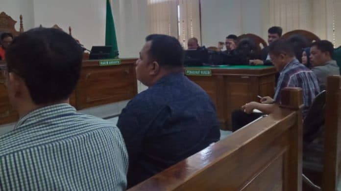 kasus_korupsi_proyek_jalan_di_toba_kpa_dan_rekanan_dituntut_45_tahun_penjara