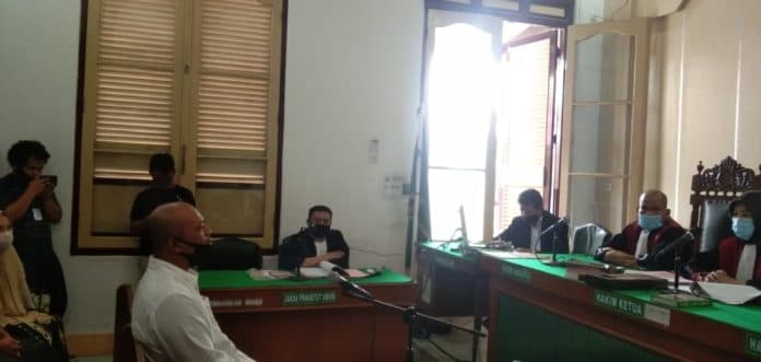 kasus_pencemaran_nama_baik_heri_benarkan_transfer_uang_rp70_juta_kepada_kombes_pol_ilsarudin
