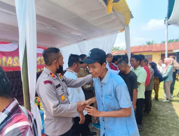kasus_pencurian_sawit_di_ptpn_iv_tinjowan_selesai_dengan_rj_18_tersangka_dikenakan_sanksi_sosial