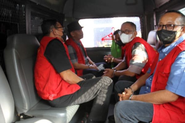 kasus_penerimaan_p3k_polisi_serahkan_adik_bupati_batubara_dan_2_kadis_ke_jaksa