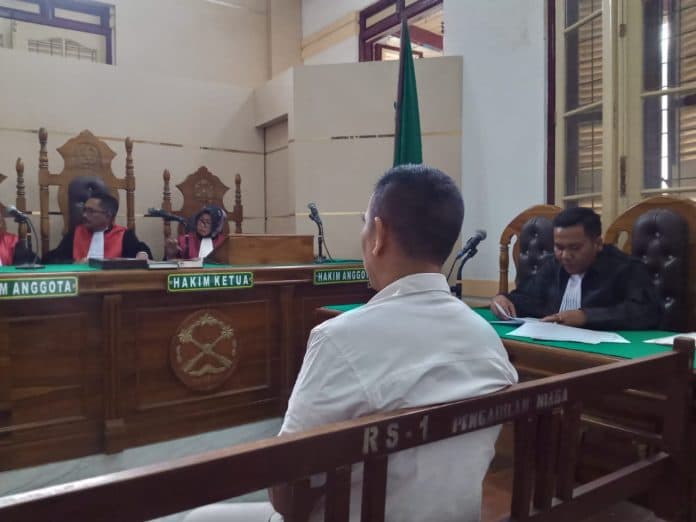 kasus_penyalahgunaan_bbm_bersubsidi_nasib_mantan_polisi_ini_ditentukan_besok