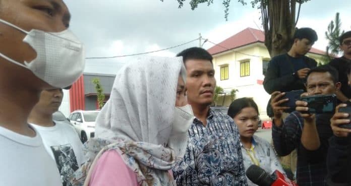 kebakaran_di_karo_eva_pasaribu_saya_yakin_keluarga_saya_tidak_murni_terbakar_tetapi_dibakar