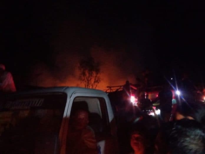 kebakaran_di_kota_sibolga_15_unit_rumah_hangus