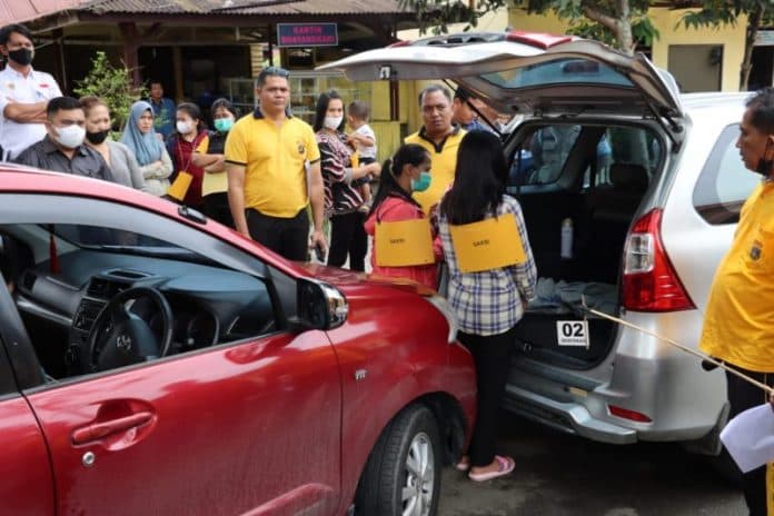 kecelakaan_berbuntut_penganiayaan_dan_minta_uang_damai_rp300_juta_di_dairi_polisi_gelar_pra_rekonstruksi