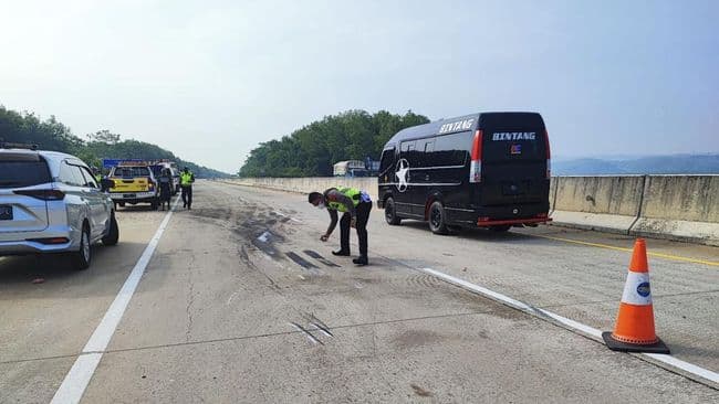 kecelakaan_beruntun_di_tol_pejagan_pemalang_1_orang_tewas