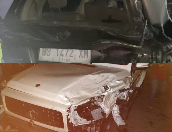 kecelakaan_di_jalan_wahid_hasyim_medan_libatkan_mercedez_benz_dan_innova