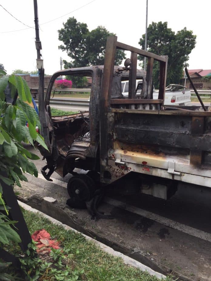 kecelakaan_maut_di_tol_bandar_selamat_truk_terbakar_pengemudi_tewas_di_tempat