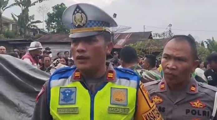 kecelakaan_maut_satlantas_simalungun_amankan_sopir_truk_fuso