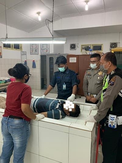 kecelakaan_tunggal_di_jalan_parapat_pengemudi_innova_meninggal