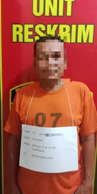 kejar_dan_ancam_bunuh_warga_pakai_pisau_pria_berusia_52_tahun_di_tanjungbalai_ditangkap_polisi