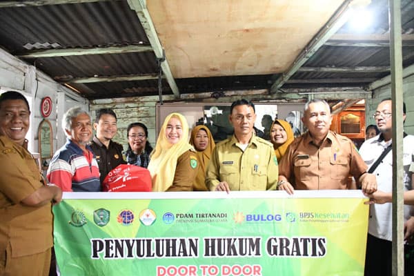 kejari_padangsidimpuan_gelar_penyuluhan_hukum_door_to_door