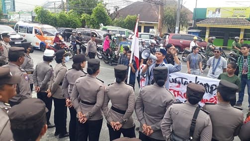 kejari_siantar_bantah_kasus_pengurusan_imb_gedung_balei_merah_putih_mengambang_sejak_2016