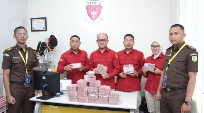 kejati_sumut_terima_pengembalian_up_rp37_miliar_perkara_korupsi_jalan_di_madina