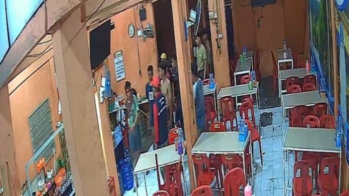 kelompok_ini_yang_bertikai_pakai_batu_dan_sajam_di_jalan_mandala_hingga_dua_pemuda_terluka