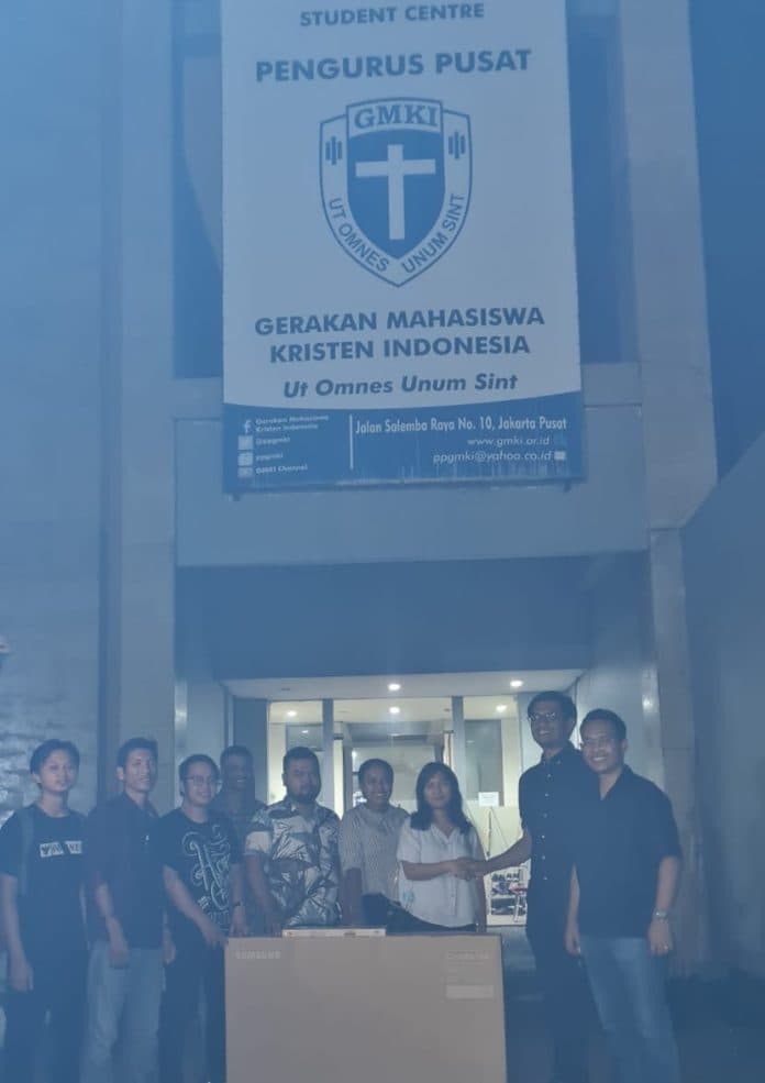 kelompok_senior_peduli_gmki_serahkan_bantuan_perlengkapan_inventaris