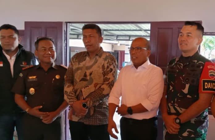 kembali_ditunda_debat_pertama_calon_bupati_tapteng_digelar_8_november_2024