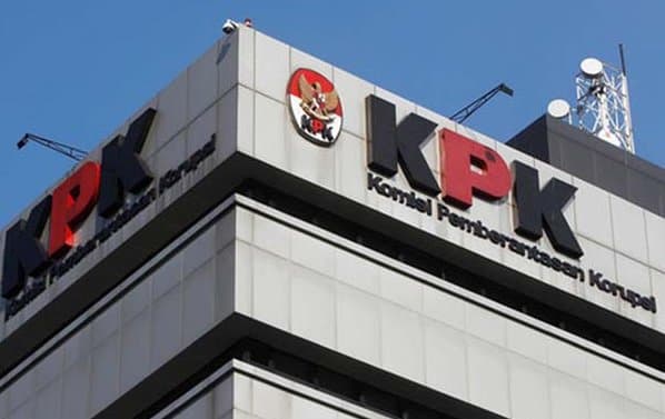 kembali_dua_mantan_anggota_dprd_sumut_ditahan_kpk_satu_lagi_mangkir