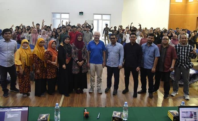 kembangkan_pembelajaran_berbasis_proyek_fmipa_unimed_gelar_kuliah_umum_linear_algebra
