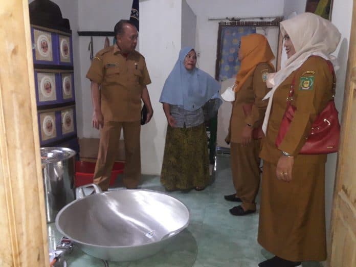kementan_beri_bantuan_sarana_uph_kedelai_ke_kwt_lestari_langkat