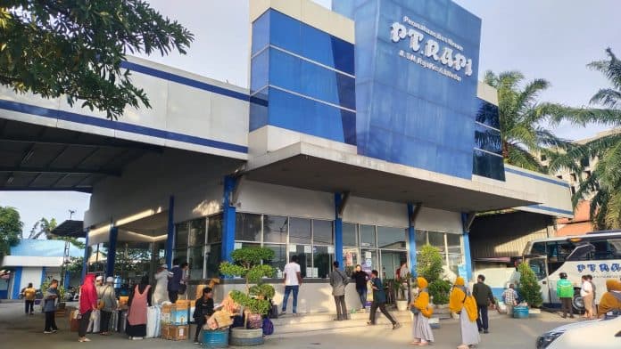 kenaikan_tarif_bus_sebesar_10_mulai_berlaku_besok
