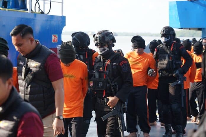 kendalikan_kejahatan_dari_lapas_64_napi_dari_sumut_dipindahkan_ke_nusakambangan