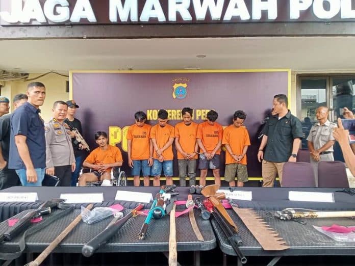 kericuhan_di_selambo_ketua_geng_motor_ditembak_dan_11_anggota_ditangkap