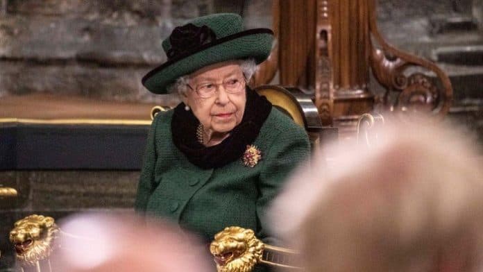 kesehatan_ratu_elizabeth_kian_mengkhawatirkan_anak_cucu_merapat