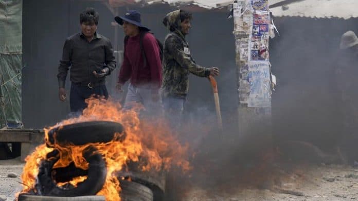 ketegangan_di_bolivia_memuncak_pemerintah_berseteru_dengan_eks_presiden