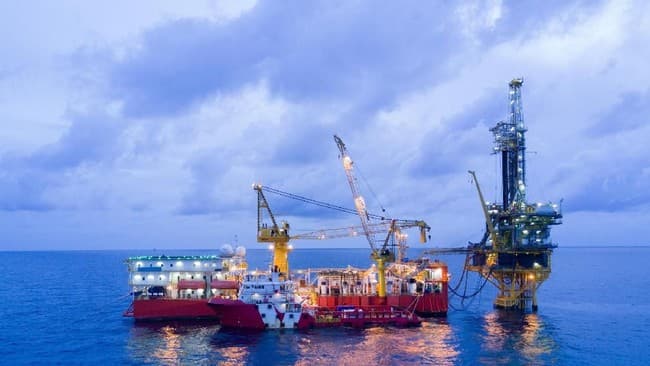 ketegangan_israel_dan_hizbullah_picu_meningkatnya_harga_minyak_mentah
