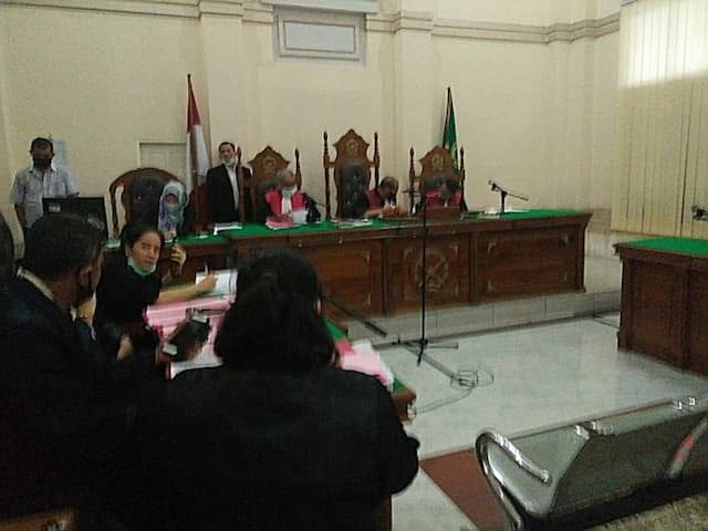 keterangan_terdakwa_berbelit_belit_hakim_berang