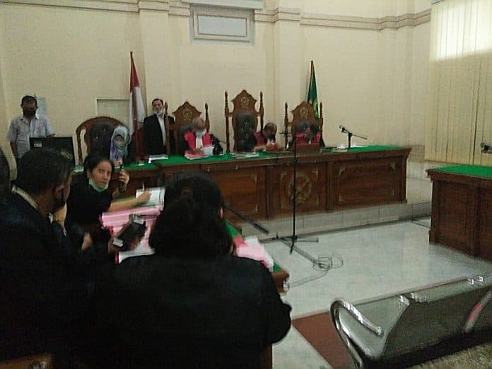 keterangan_terdakwa_berbelit_belit_hakim_berang