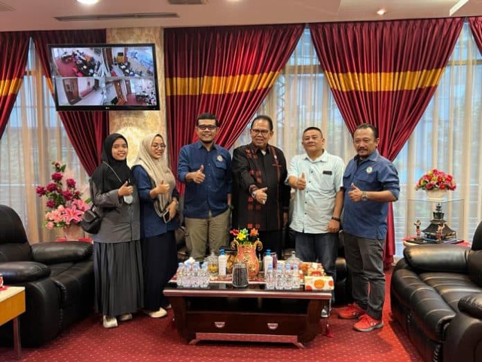 ketua_dprd_sumut_apresiasi_ikatan_wartawan_online