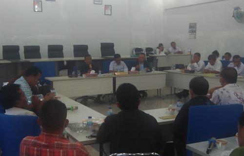 ketua_dprd_toba_minta_pemkab_sikapi_keluhan_ratusan_pedagang_pasar_balige