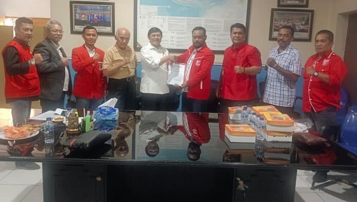 ketum_partai_keadilan_dan_persatuan_pecat_ketua_dpp_sumut