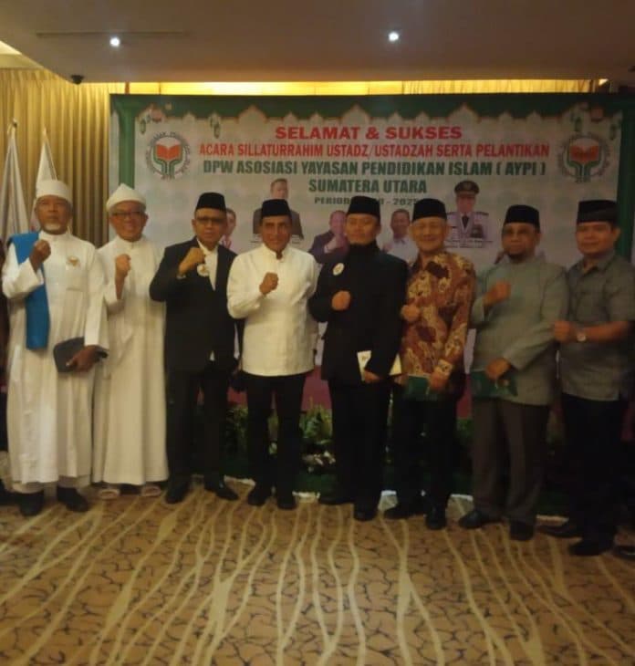 ketum_ypi_pusat_lantik_pengurus_asosiasi_ypi_sumut_bangun_pendidikan_islam_lebih_maju