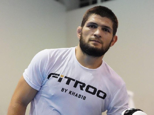 khabib_nurmagomedov_tinggalkan_dunia_mma_secara_total