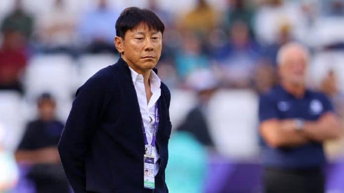 kick_off_timnas_indonesia_vs_irak_berubah_permintaan_dari_shin_tae_yong