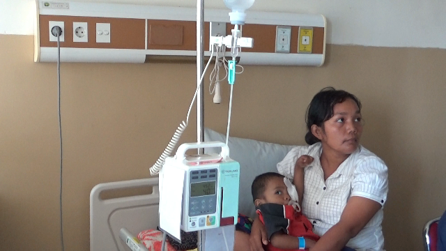 kisah_pilu_husor_dan_delina_orang_tua_dengan_empat_anak_penderita_tumor_mata