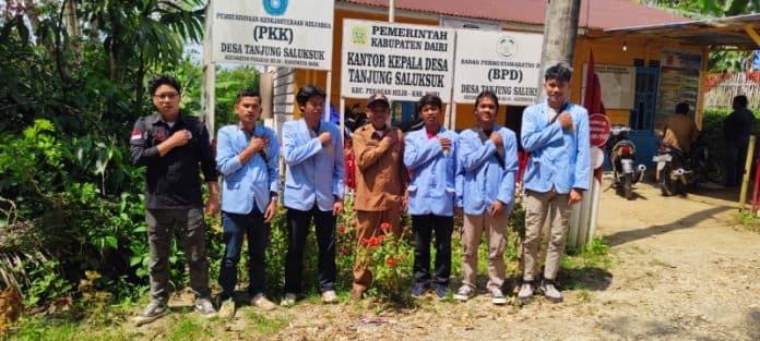 kkn_di_dairi_mahasiswa_hkbp_nommensen_siantar_soroti_jalan_rusak_parah