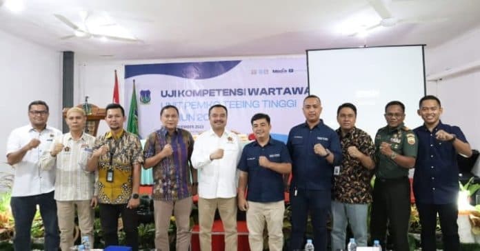 kominfo_tebing_tinggi_gelar_ukw_berharap_jurnalis_semakin_profesional