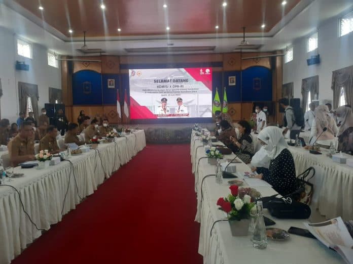 komisi_x_dpr_ri_minta_agar_seluruh_guru_honor_diangkat_jadi_pppk