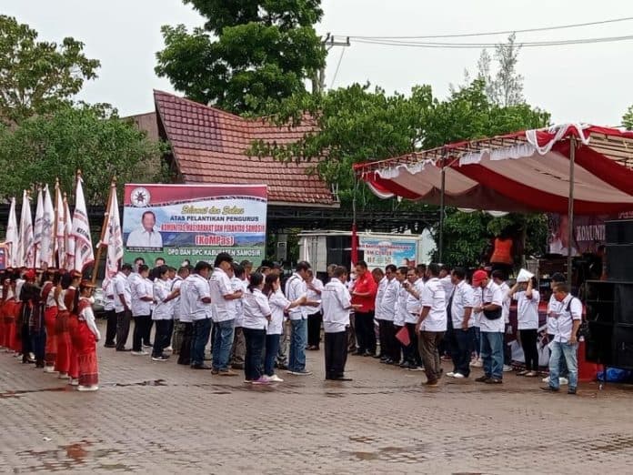 kompas_kawal_pembangunan_di_samosir_ini_kata_rapidin_simbolon